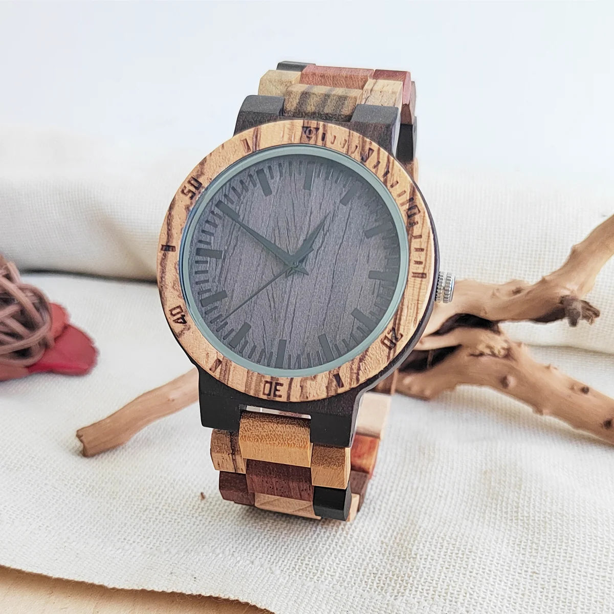 Unisex Vintage Wooden Wristwatch