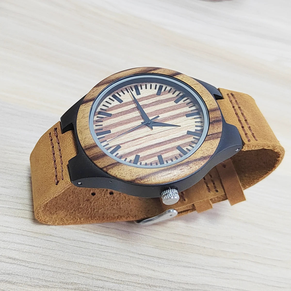 Unisex Vintage Wooden Wristwatch