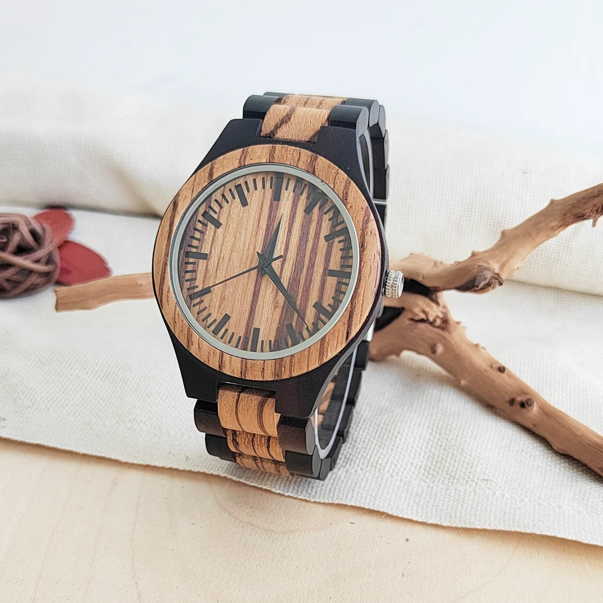 Unisex Vintage Wooden Wristwatch