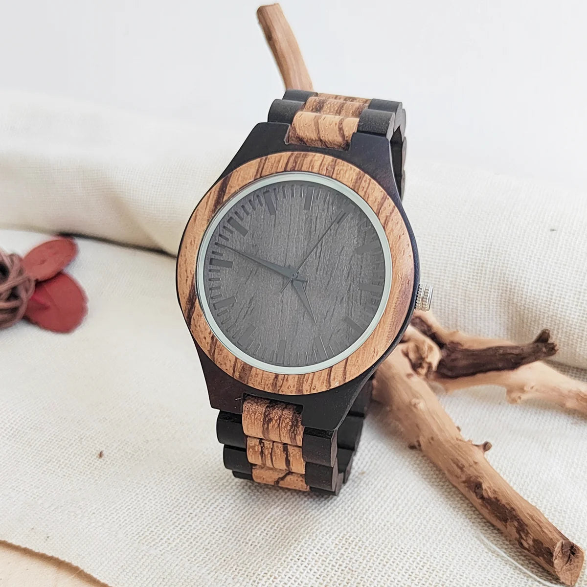 Unisex Vintage Wooden Wristwatch