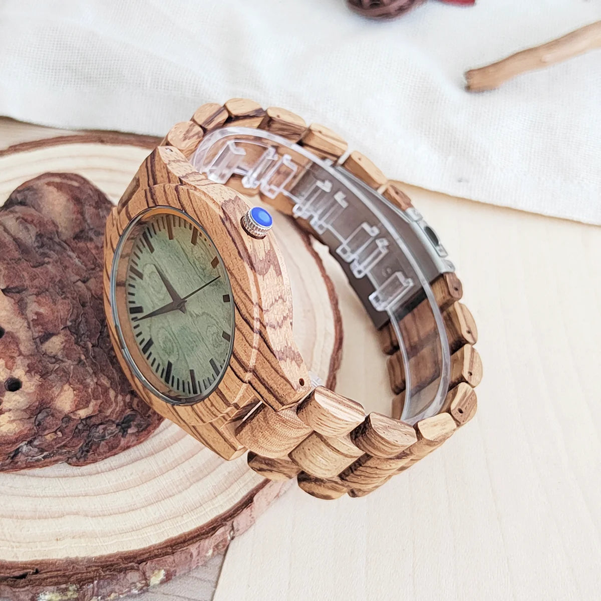 Unisex Vintage Wooden Wristwatch