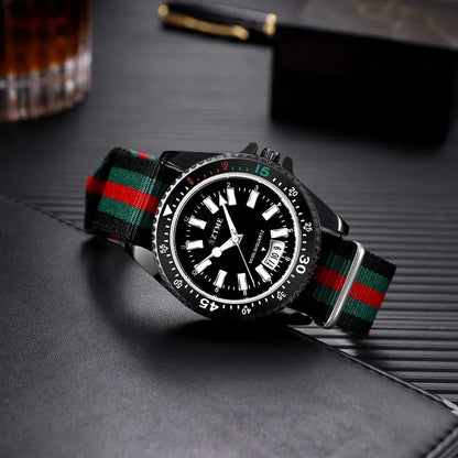 Men's nylon strap calendar watch