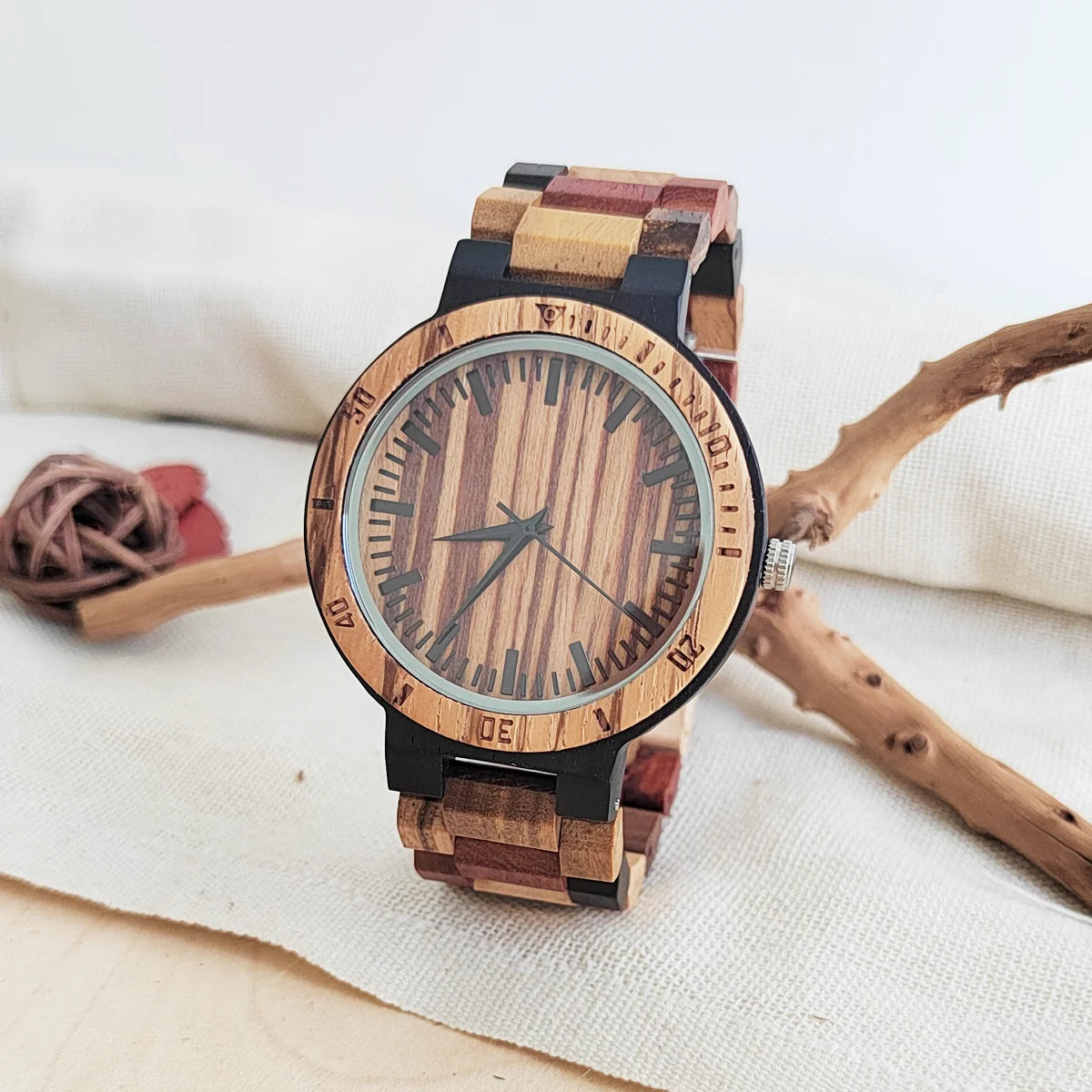 Unisex Vintage Wooden Wristwatch