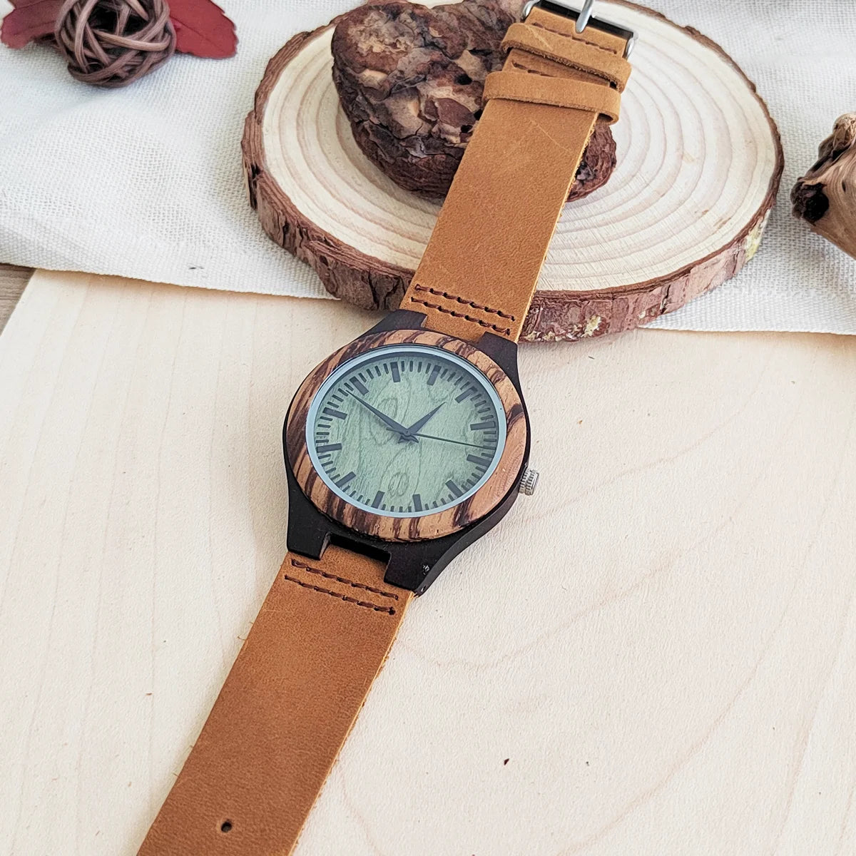 Unisex Vintage Wooden Wristwatch