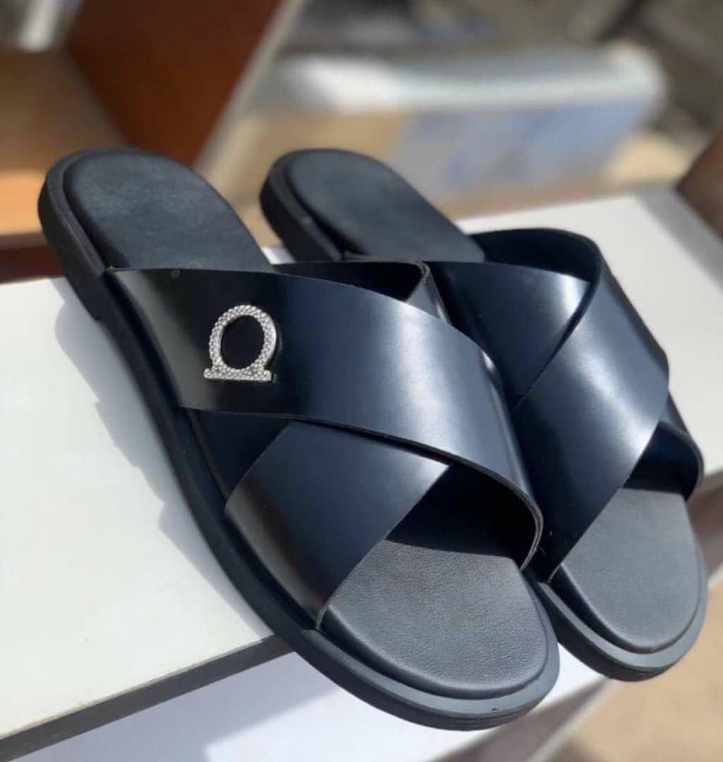 Neo Black Leather Crossed Slippers